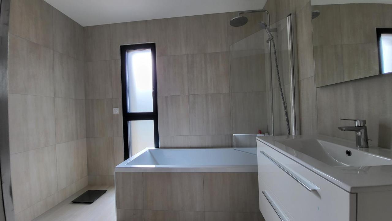 Villa Moderne De Standing Avec Piscine Privee A 400M De La Plage - 4 Chambres 콩카 외부 사진